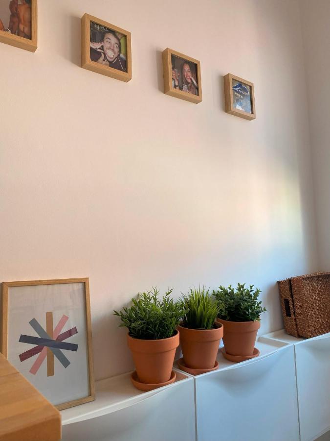 Lisbon, Renovated T2 Apartment Portas De Benfica 阿马多拉 外观 照片