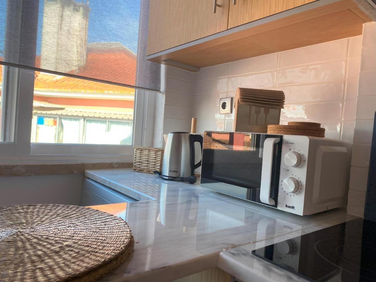 Lisbon, Renovated T2 Apartment Portas De Benfica 阿马多拉 外观 照片